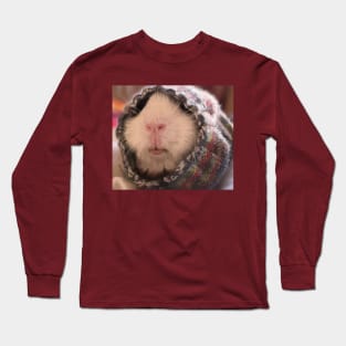 Cute guinea pig in the style of realism Long Sleeve T-Shirt